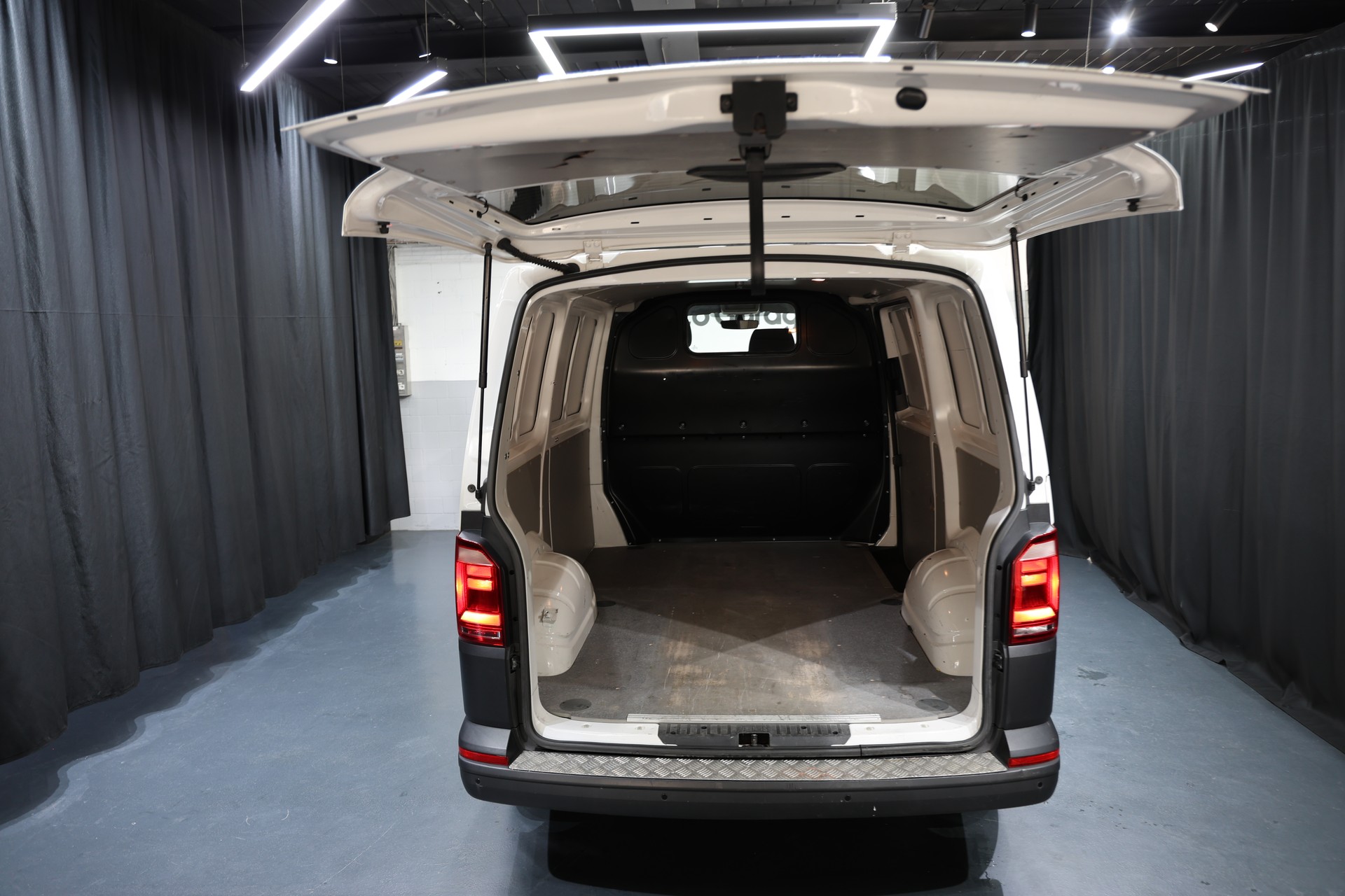 VW T6 2.0 TDI 4Motion-image-15
