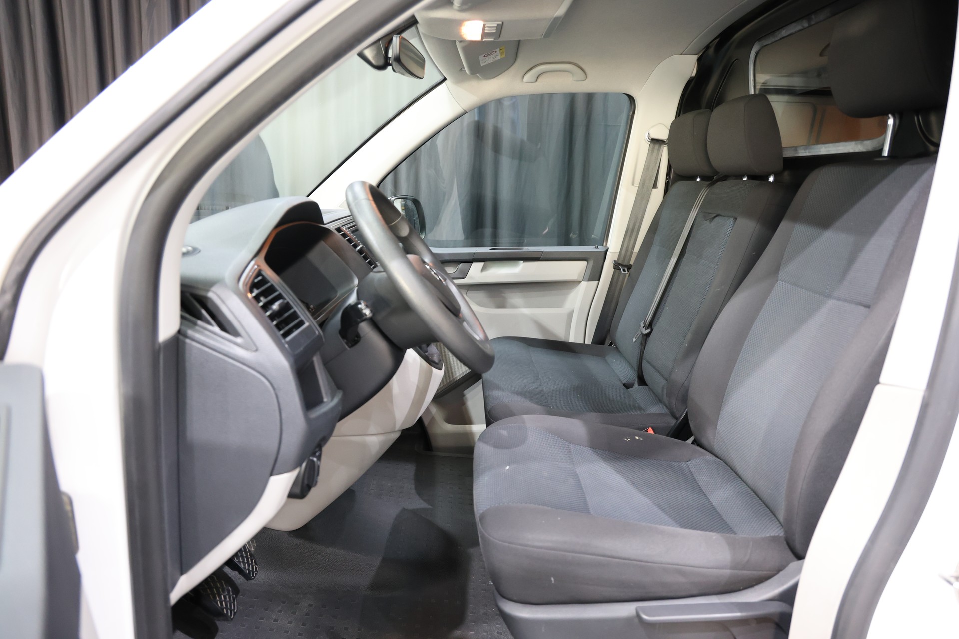 VW T6 2.0 TDI 4Motion-image-3