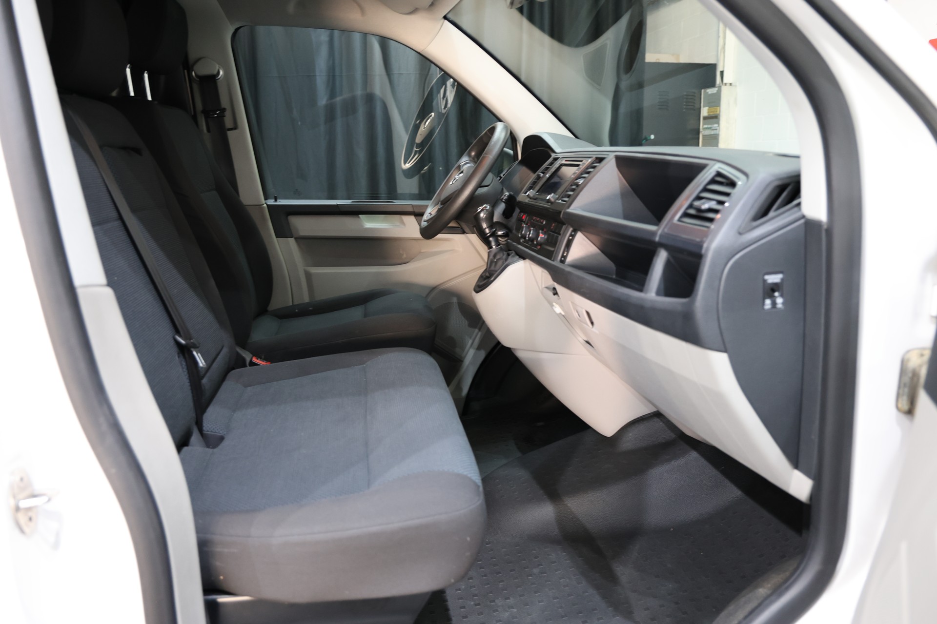 VW T6 2.0 TDI 4Motion-image-11