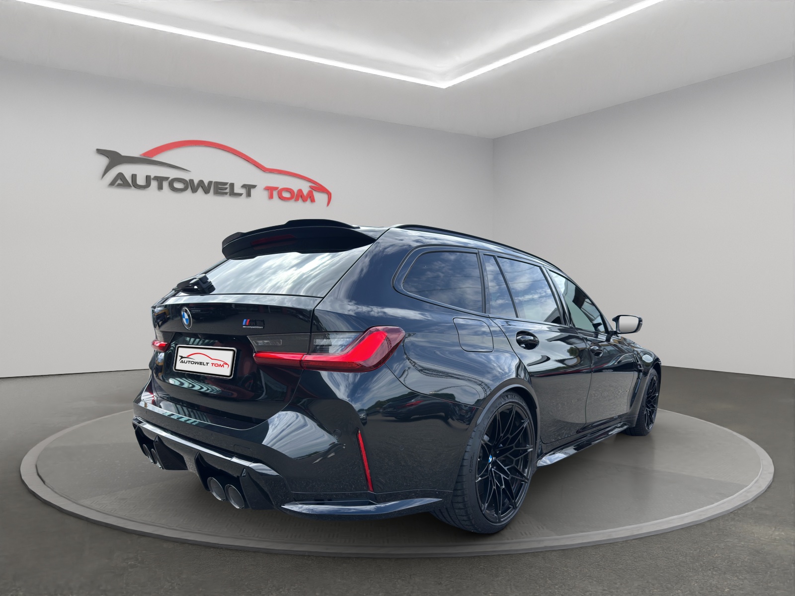 BMW M3 Touring xDrive Competition M-image-4