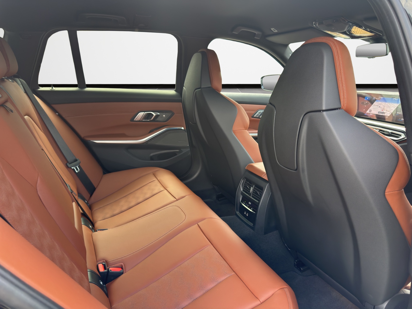 BMW M3 Touring xDrive Competition M-image-13