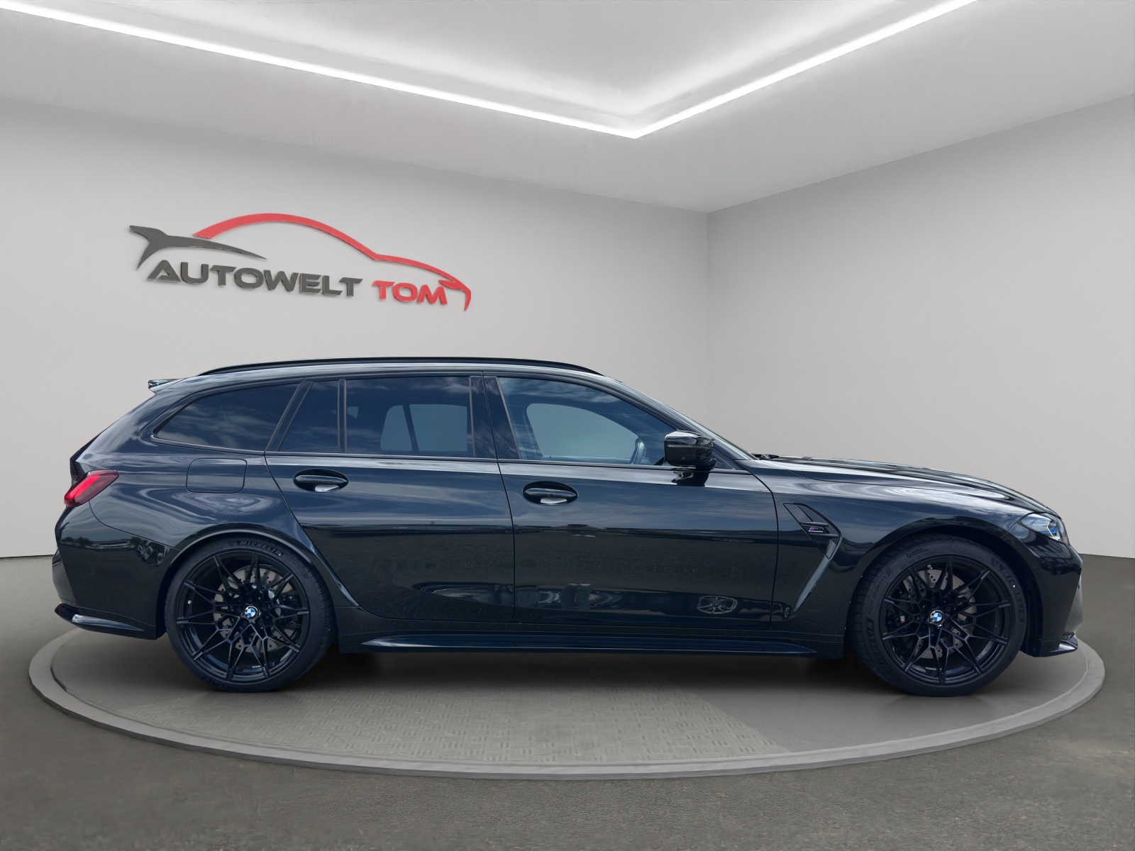 BMW M3 Touring xDrive Competition M-image-5