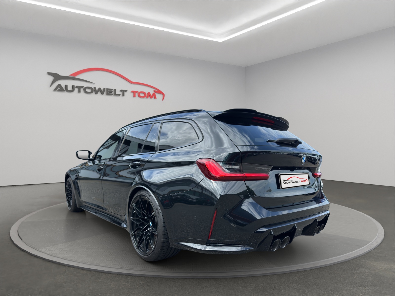 BMW M3 Touring xDrive Competition M-image-2
