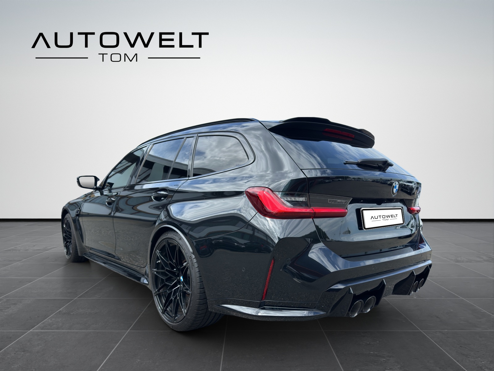 BMW M3 Touring xDrive Competition M-image-2
