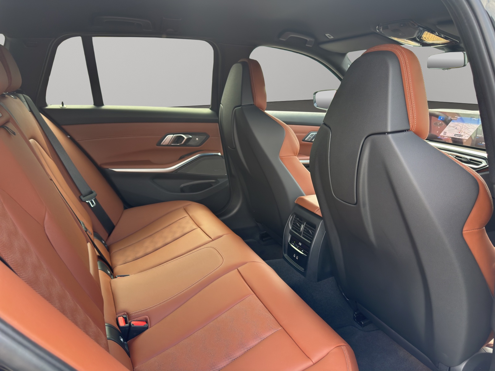 BMW M3 Touring xDrive Competition M-image-13