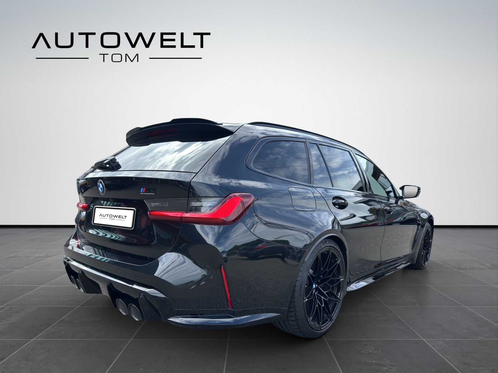BMW M3 Touring xDrive Competition M-image-4