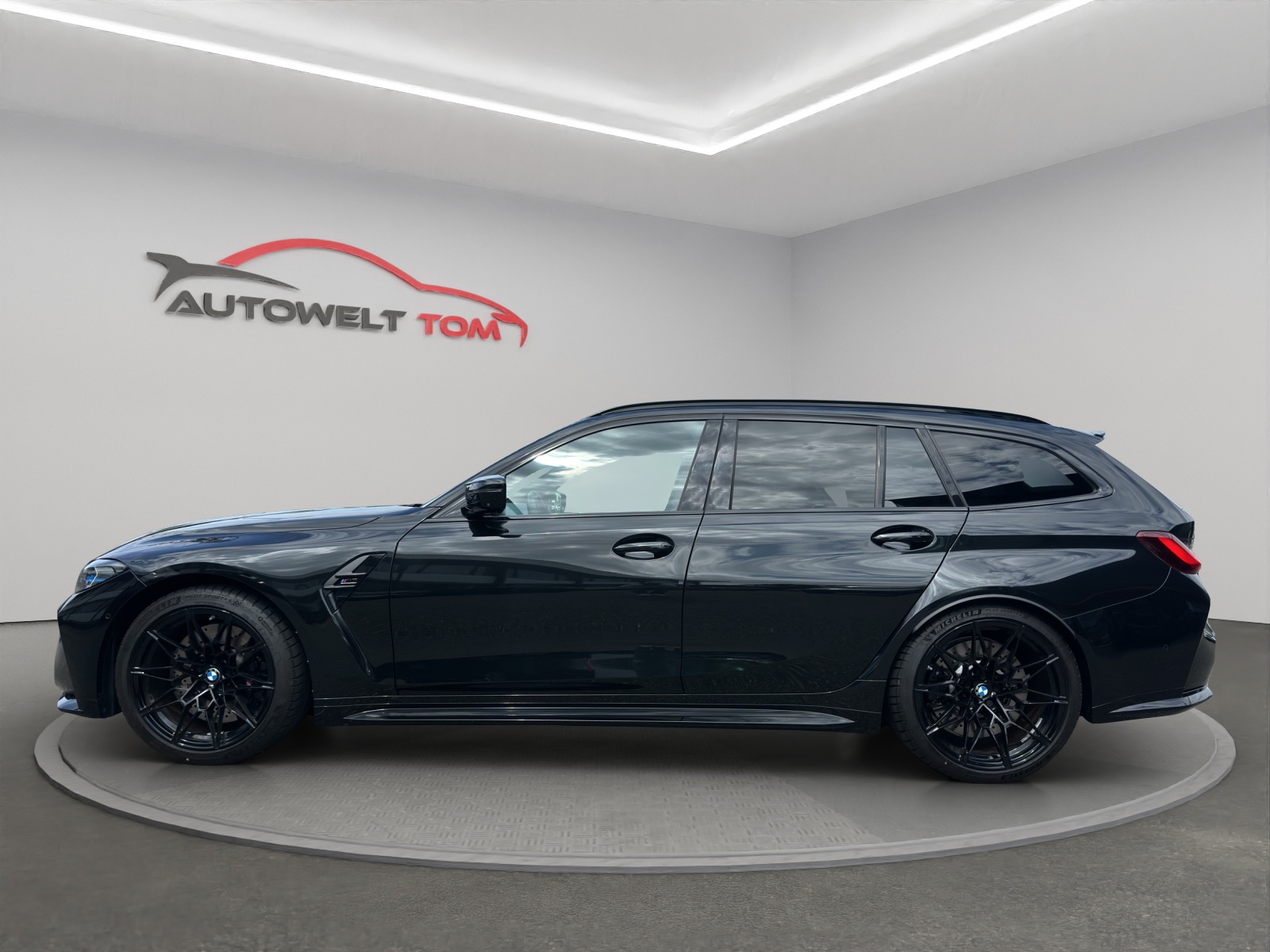 BMW M3 Touring xDrive Competition M-image-1