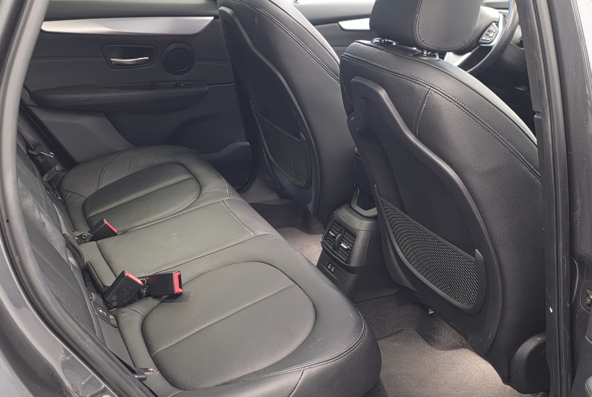 BMW 225xe iPerformance Active Tourer Steptronic M Sport-image-13