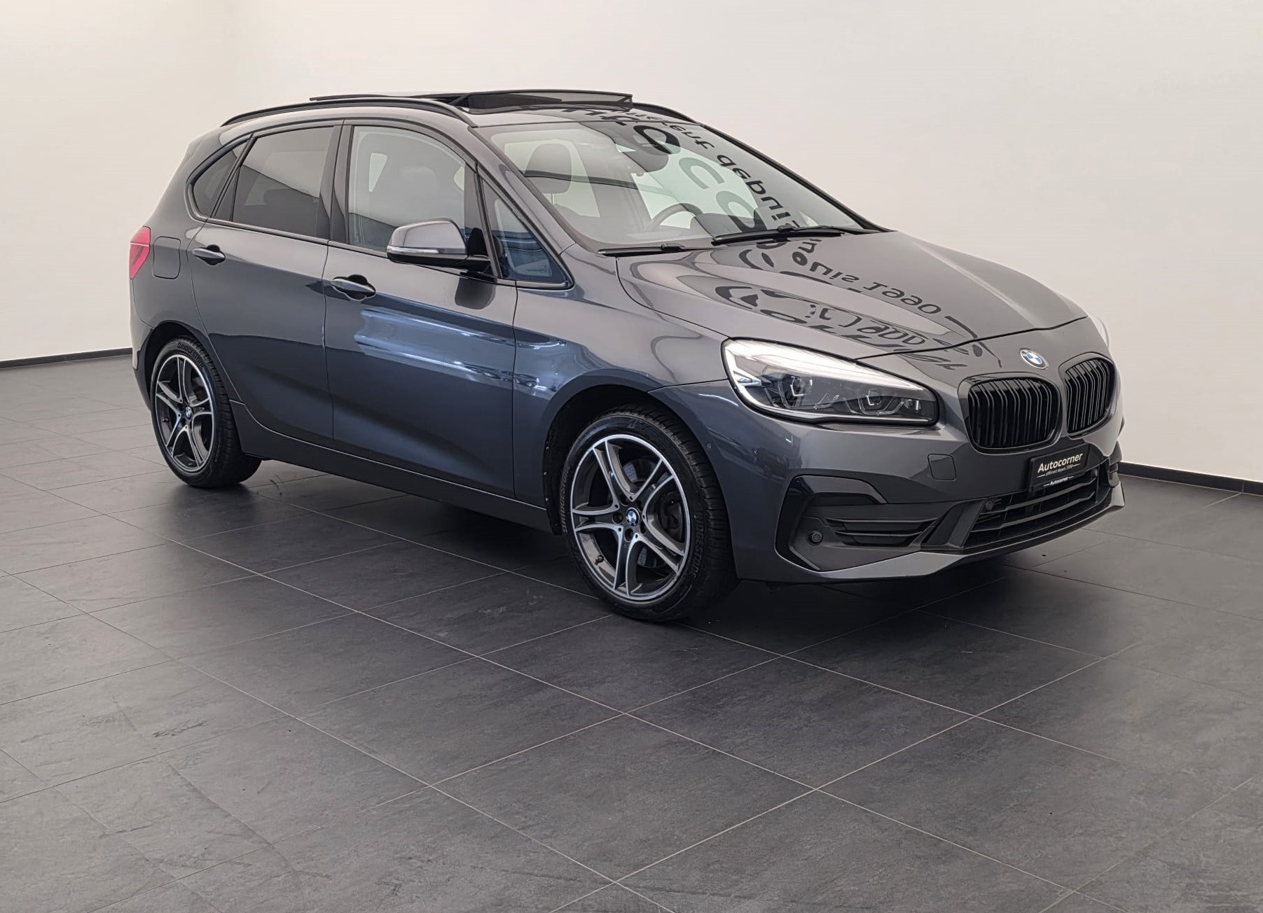BMW 225xe iPerformance Active Tourer Steptronic M Sport-image-4