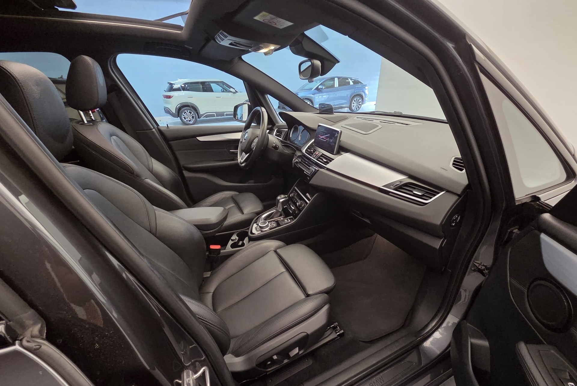 BMW 225xe iPerformance Active Tourer Steptronic M Sport-image-11