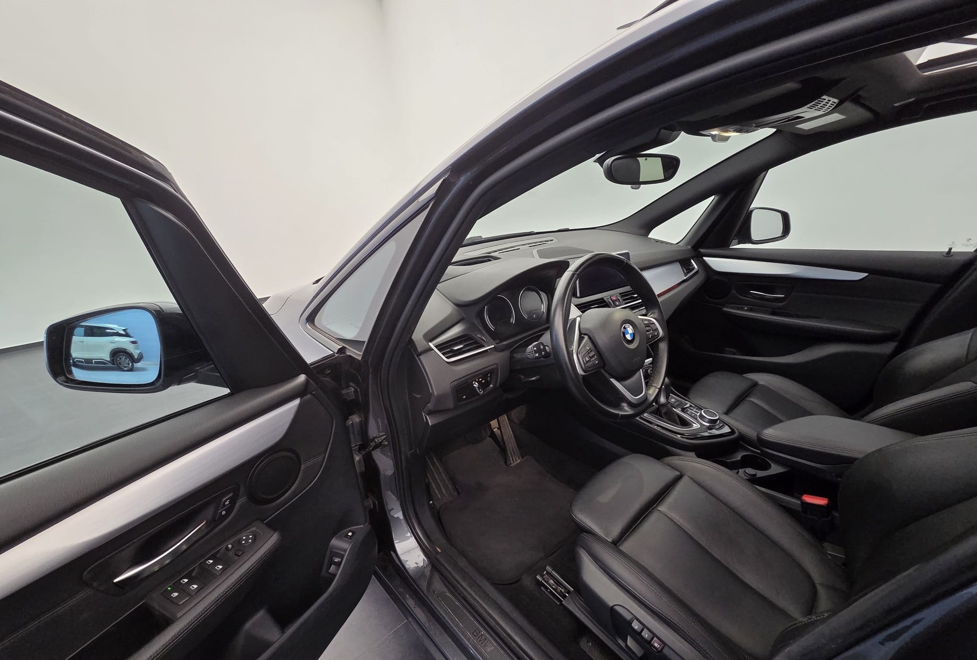 BMW 225xe iPerformance Active Tourer Steptronic M Sport-image-10
