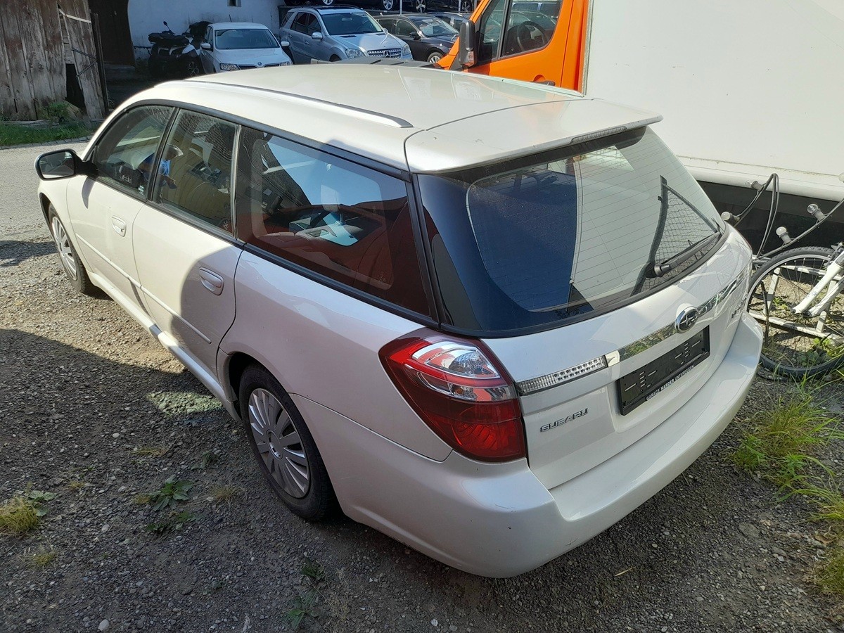 SUBARU Legacy 2.0R AWD Swiss-image-1