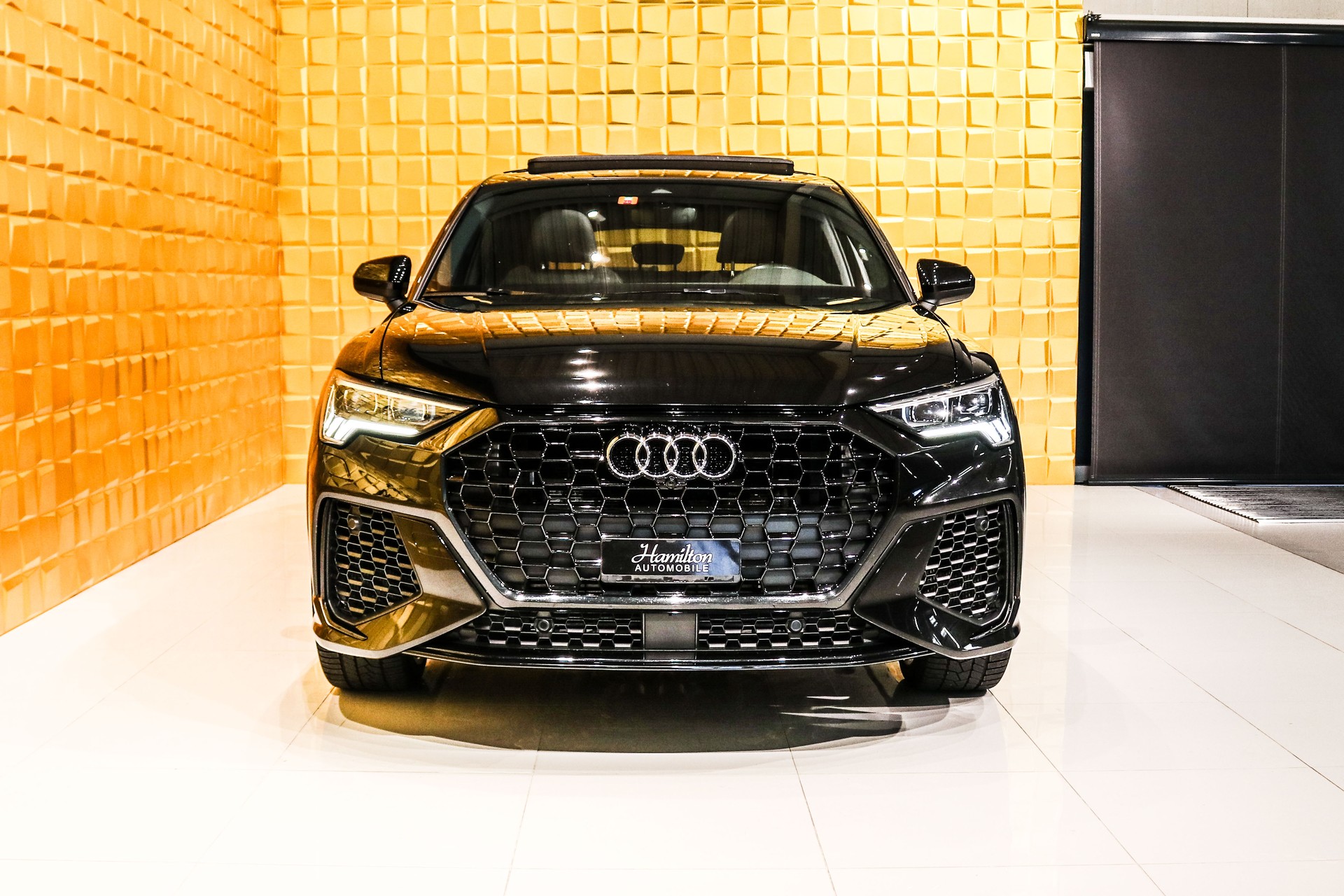 AUDI RS Q3 Sportback quattro S tronic-image-2