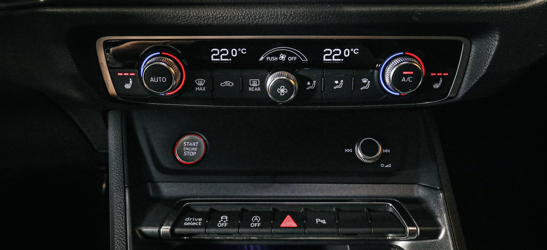 AUDI RS Q3 Sportback quattro S tronic-image-17