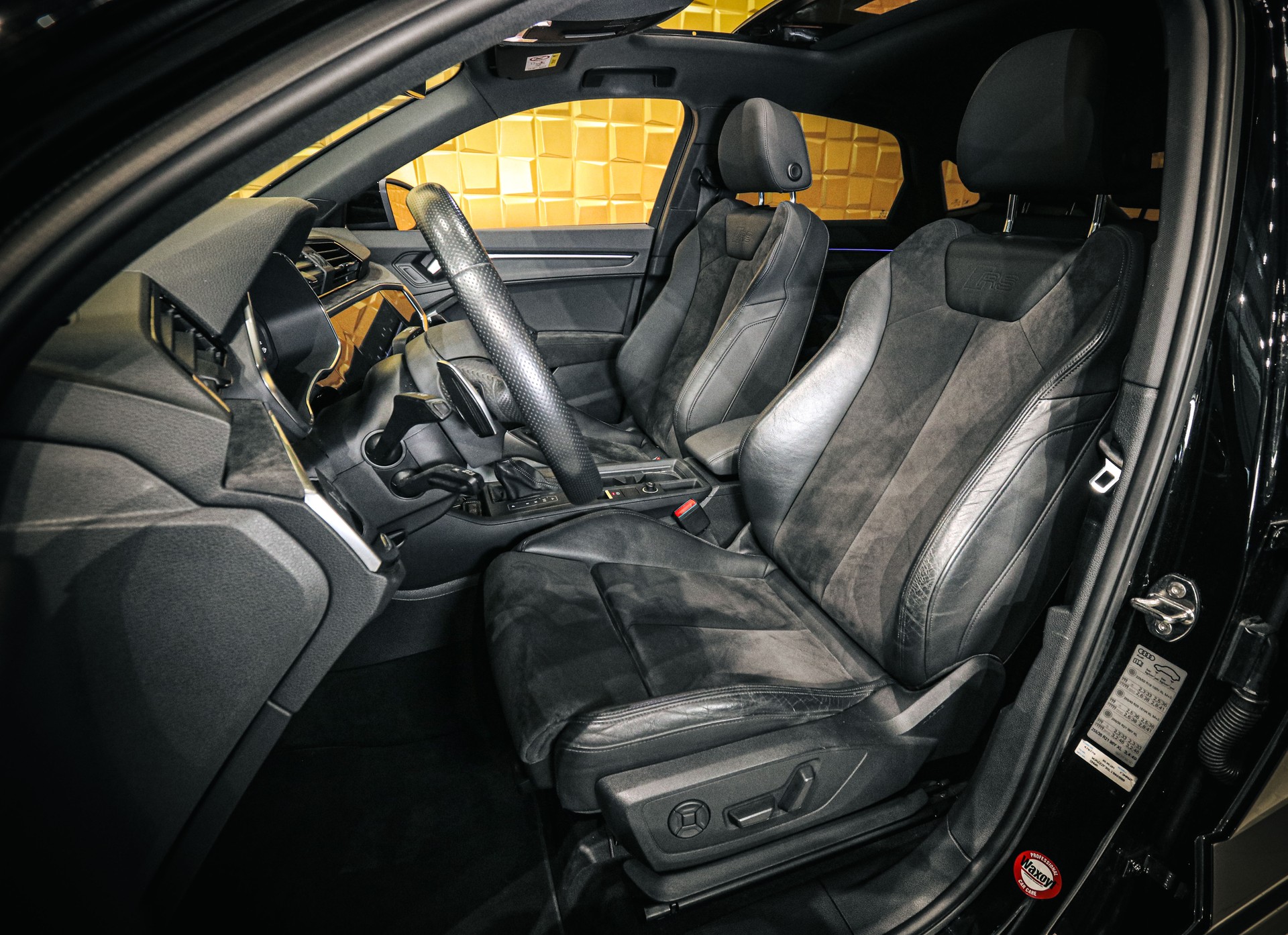 AUDI RS Q3 Sportback quattro S tronic-image-9