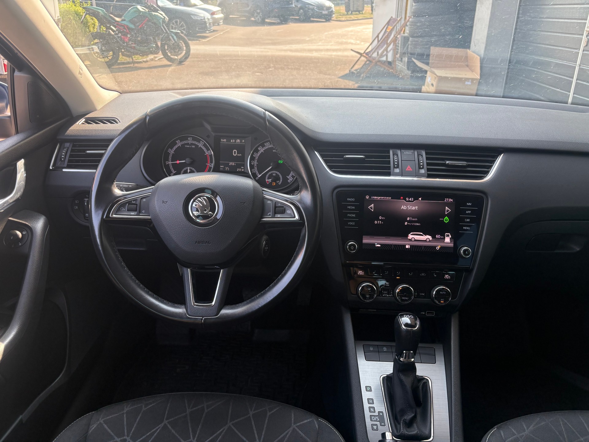 SKODA 1.5 TSI Style DSG-image-4