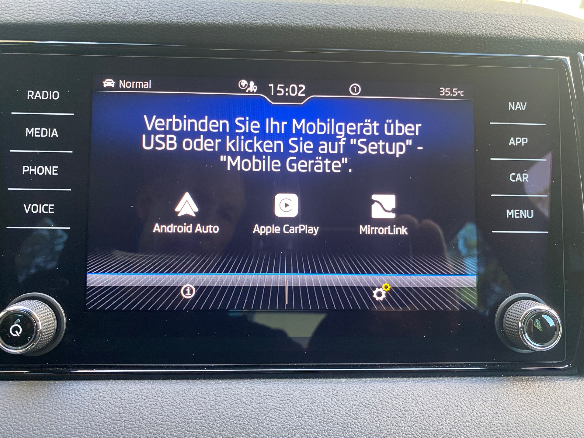 SKODA Karoq 1.5 TSI ACT SportLine DSG-image-17