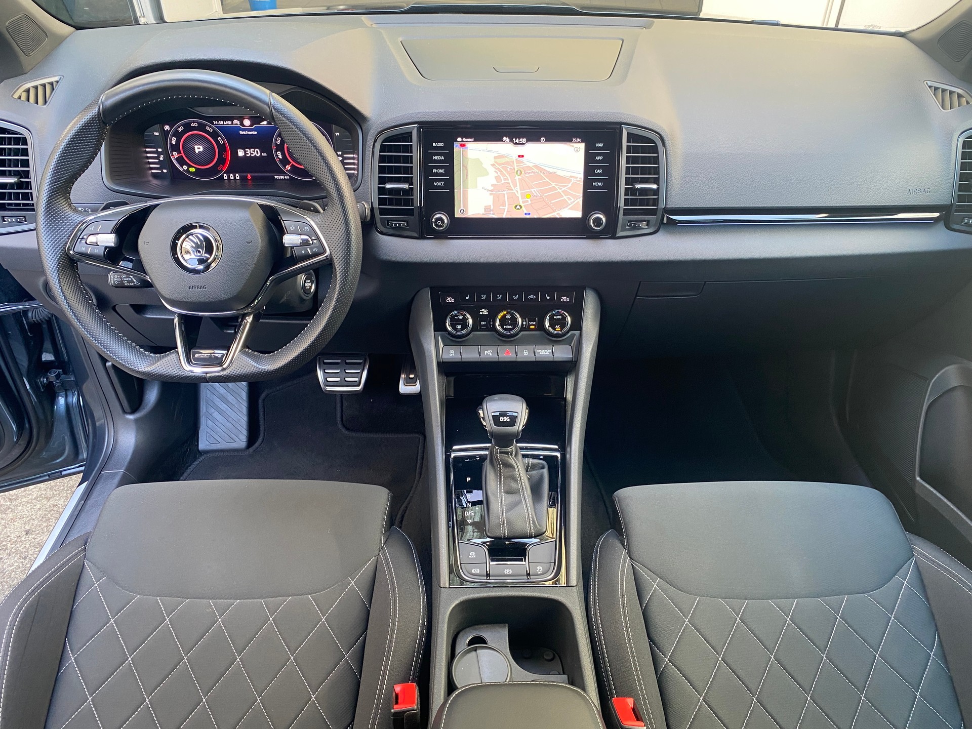 SKODA Karoq 1.5 TSI ACT SportLine DSG-image-13