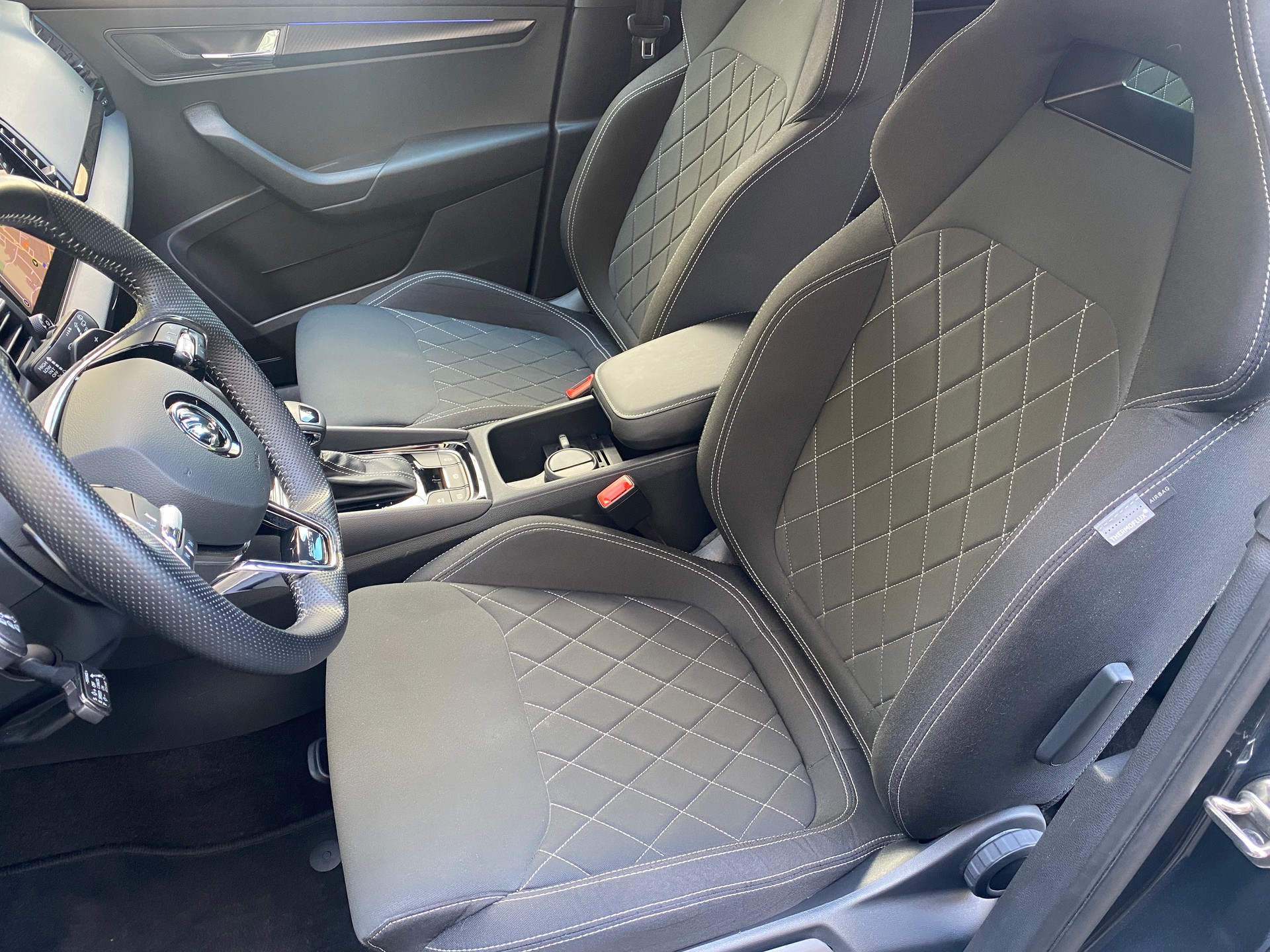 SKODA Karoq 1.5 TSI ACT SportLine DSG-image-23