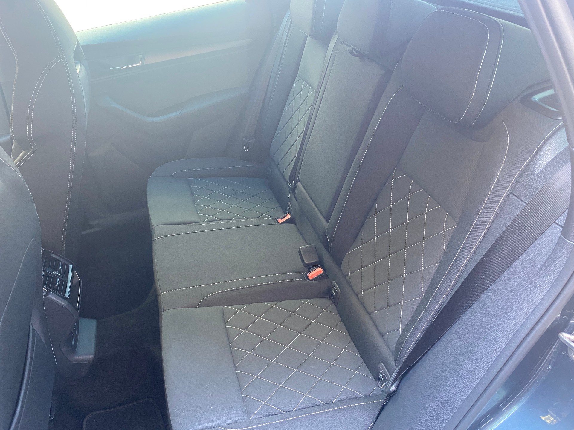 SKODA Karoq 1.5 TSI ACT SportLine DSG-image-26