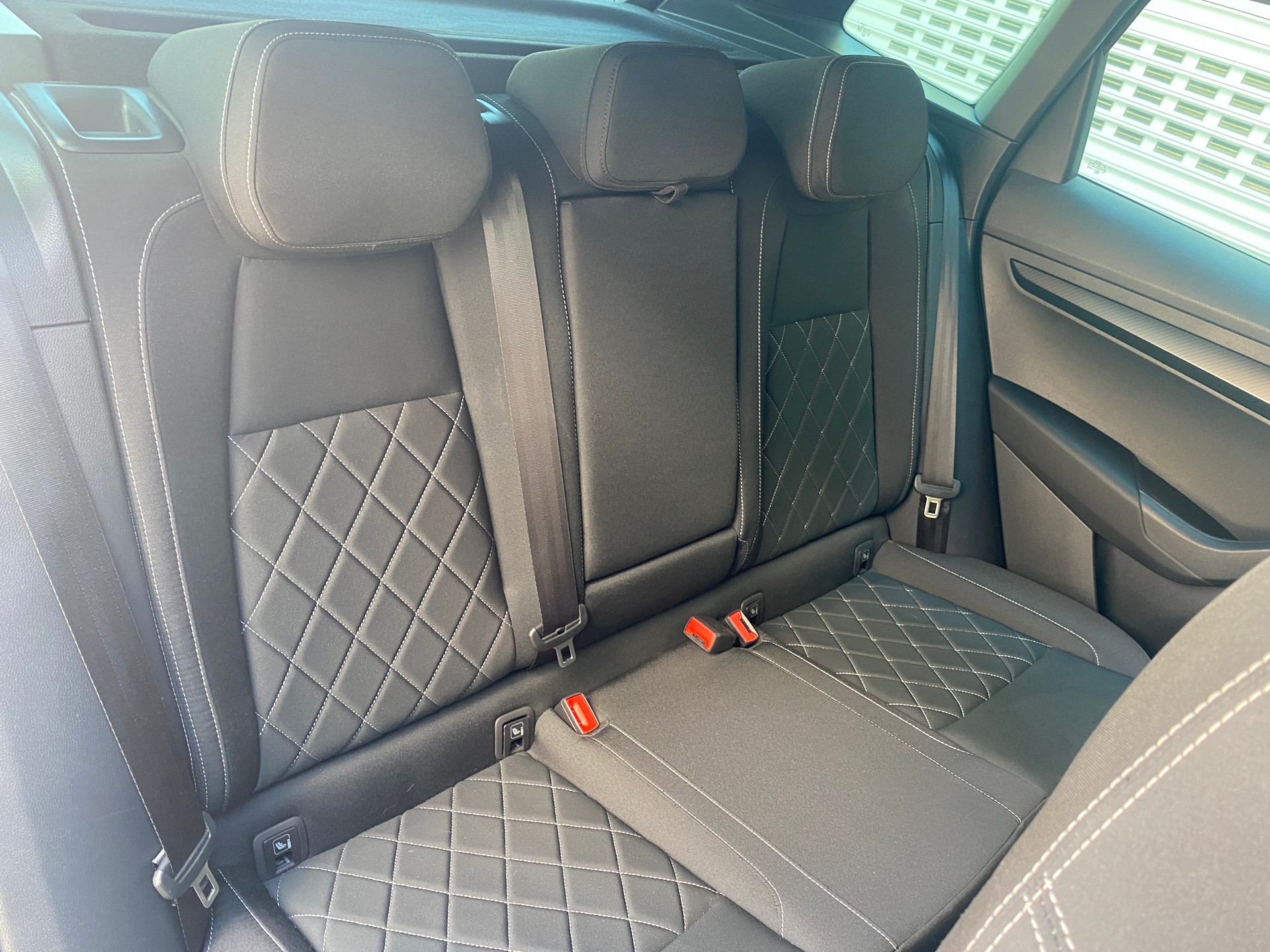 SKODA Karoq 1.5 TSI ACT SportLine DSG-image-27