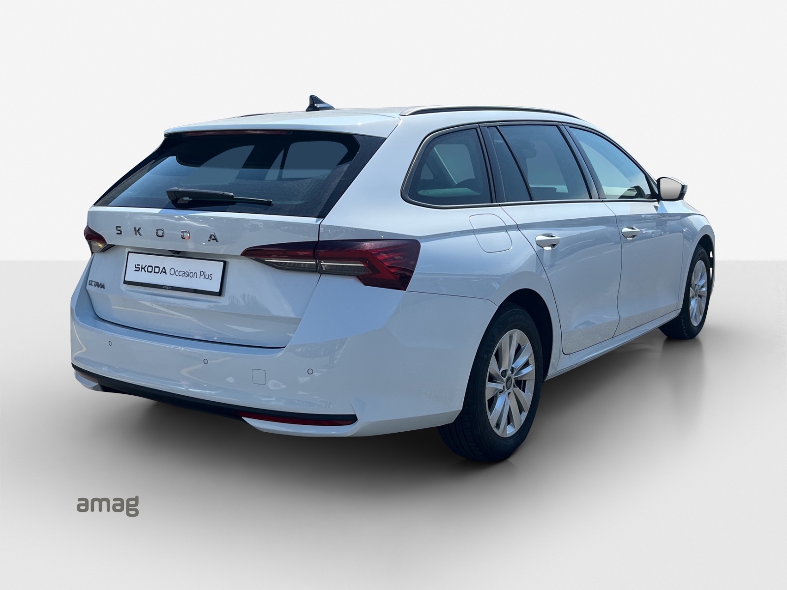SKODA Octavia Combi 1.5 TSI mHEV DSG Dynamic-image-4