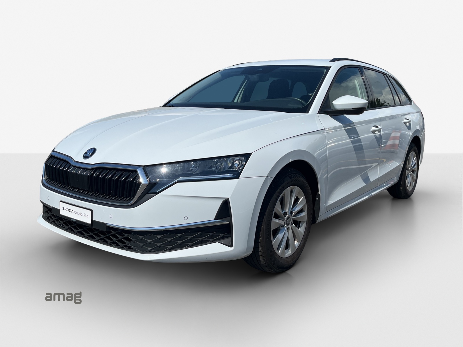 SKODA Octavia Combi 1.5 TSI mHEV DSG Dynamic-image-0