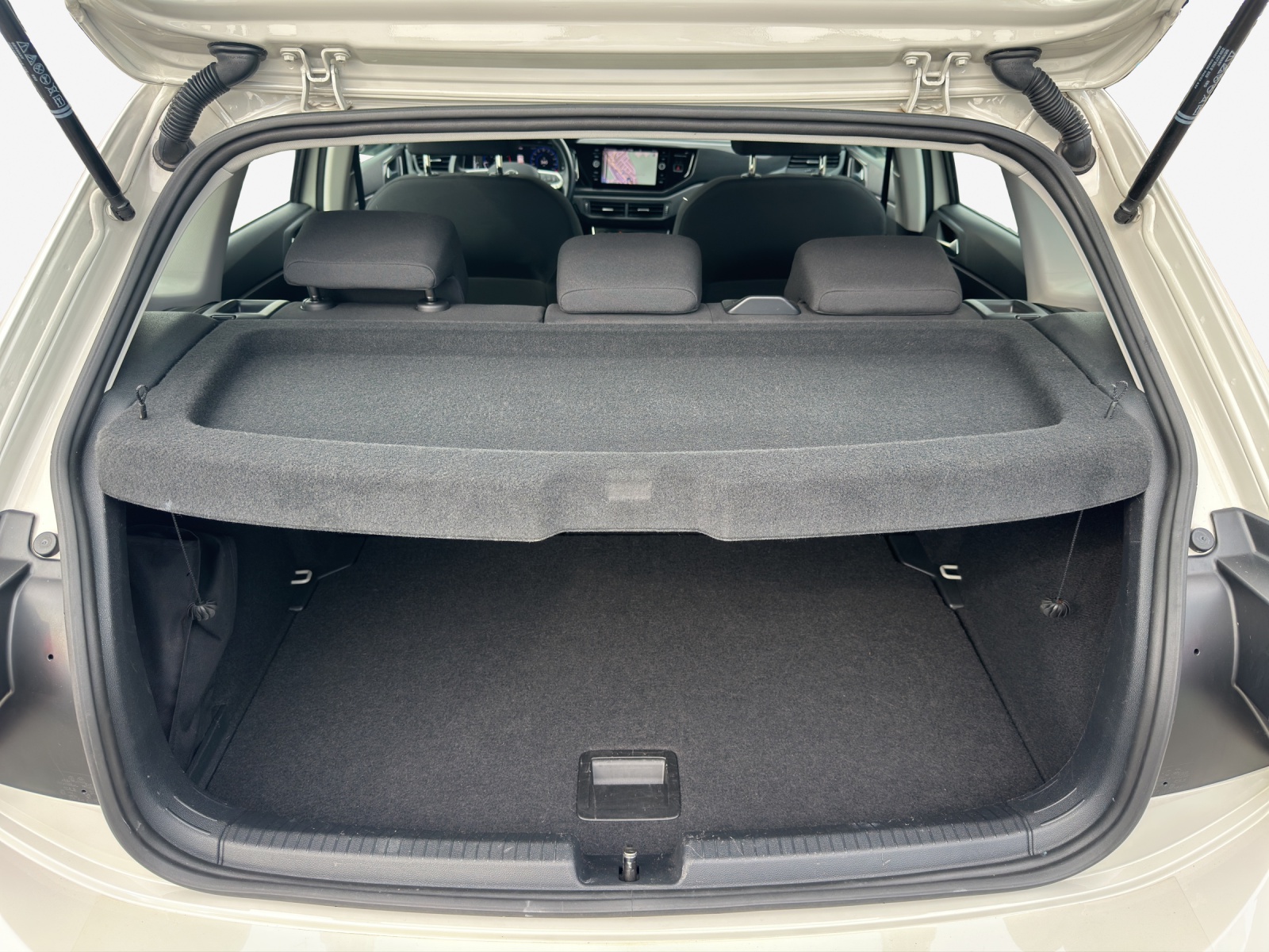 VW Polo 1.0 TSI Life-image-12