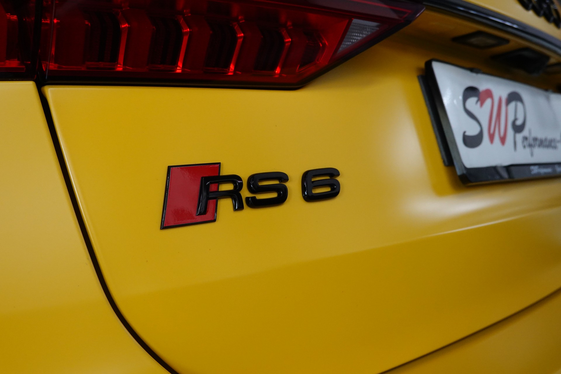 AUDI RS6 AVANT 4.0 TFSI V8 QUATTRO VEGAS MATT. EXCLUSIVE AKRAPOVIC ON TOP-image-15