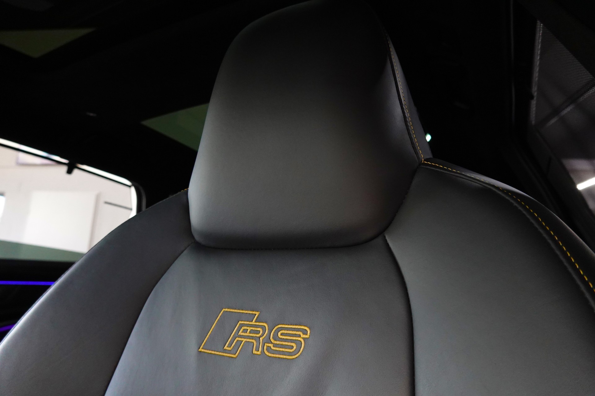 AUDI RS6 AVANT 4.0 TFSI V8 QUATTRO VEGAS MATT. EXCLUSIVE AKRAPOVIC ON TOP-image-39