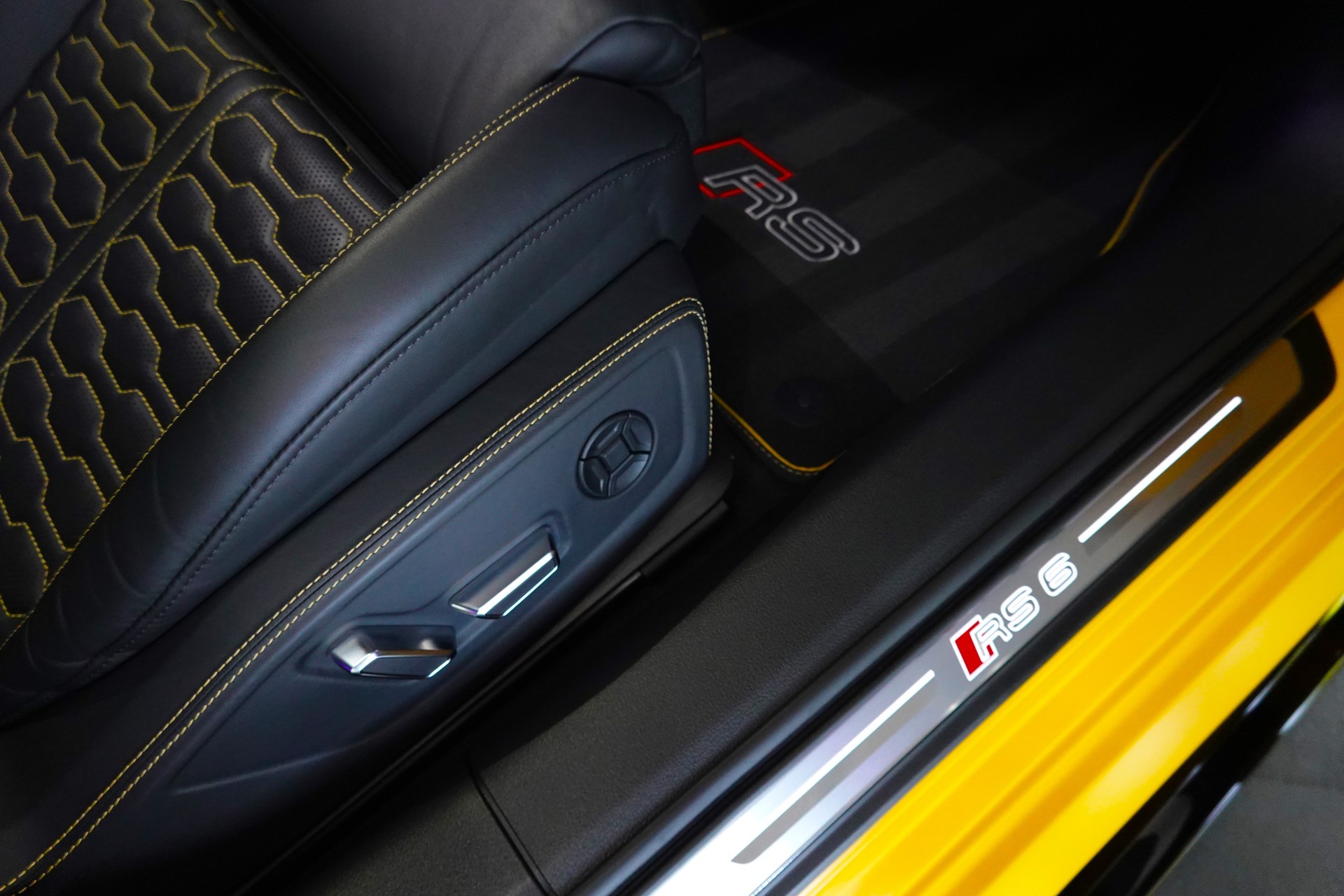 AUDI RS6 AVANT 4.0 TFSI V8 QUATTRO VEGAS MATT. EXCLUSIVE AKRAPOVIC ON TOP-image-54