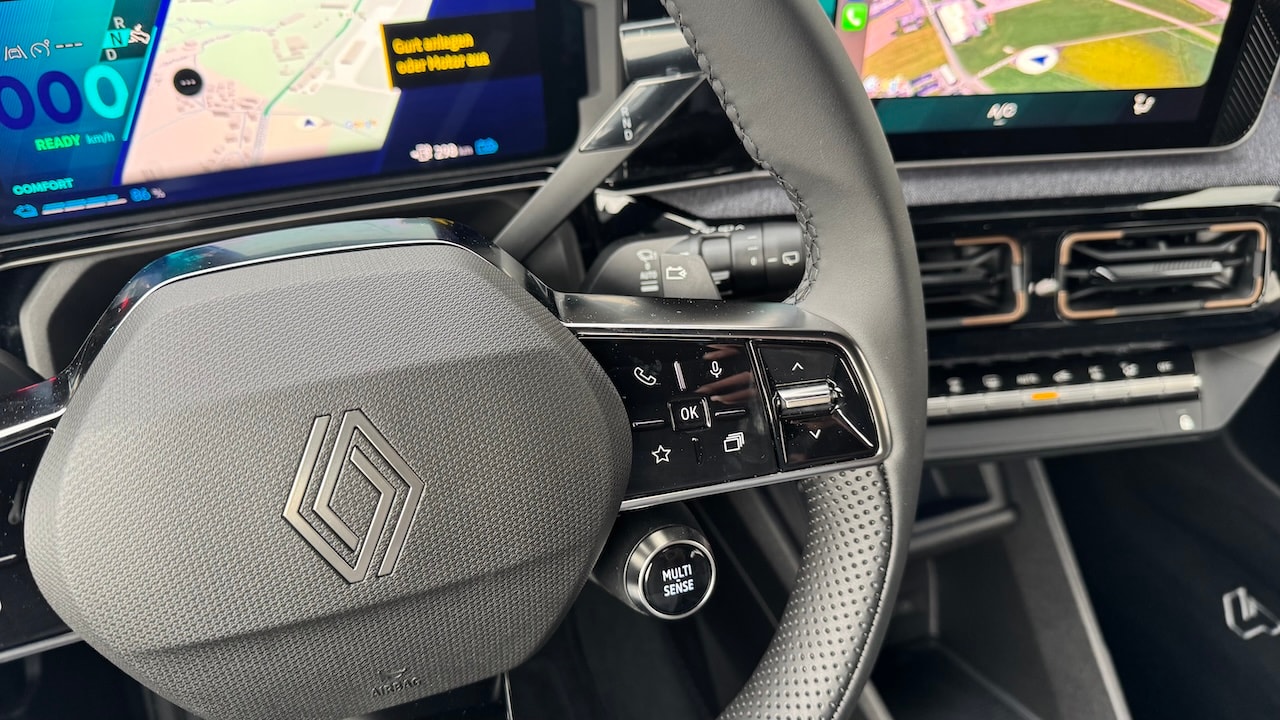 RENAULT R4 E-Tech Comfort Range 52 kWh Techno-image-21