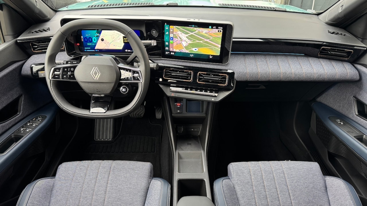 RENAULT R4 E-Tech Comfort Range 52 kWh Techno-image-17
