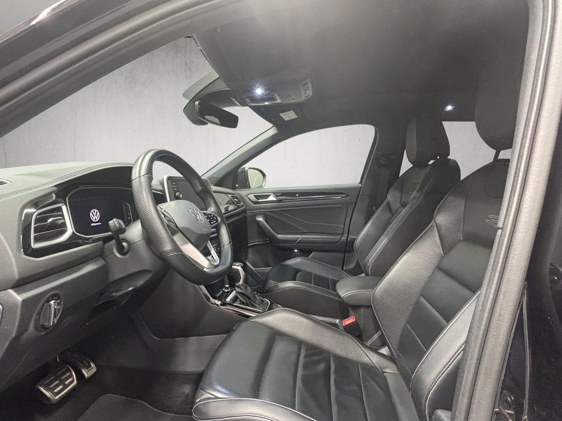 VW T-Roc 2.0 TSI R-Line DSG 4Motion-image-5