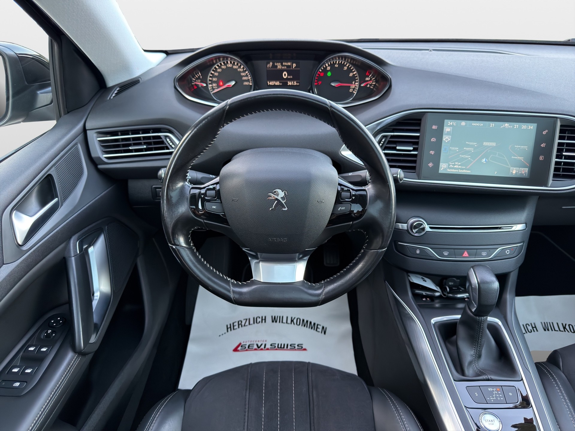 PEUGEOT 308 1.2 THP Féline Automatic-image-11