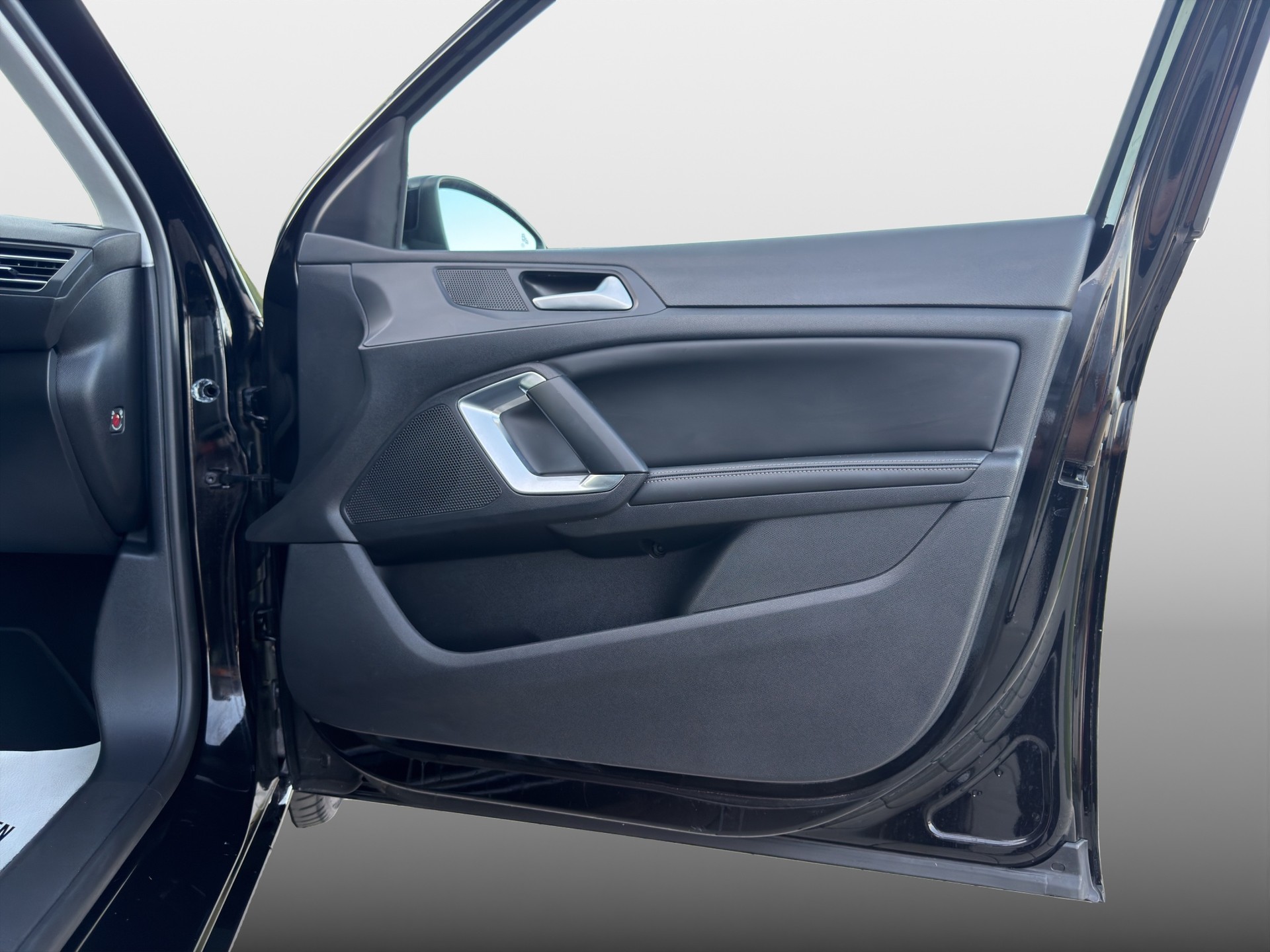 PEUGEOT 308 1.2 THP Féline Automatic-image-16
