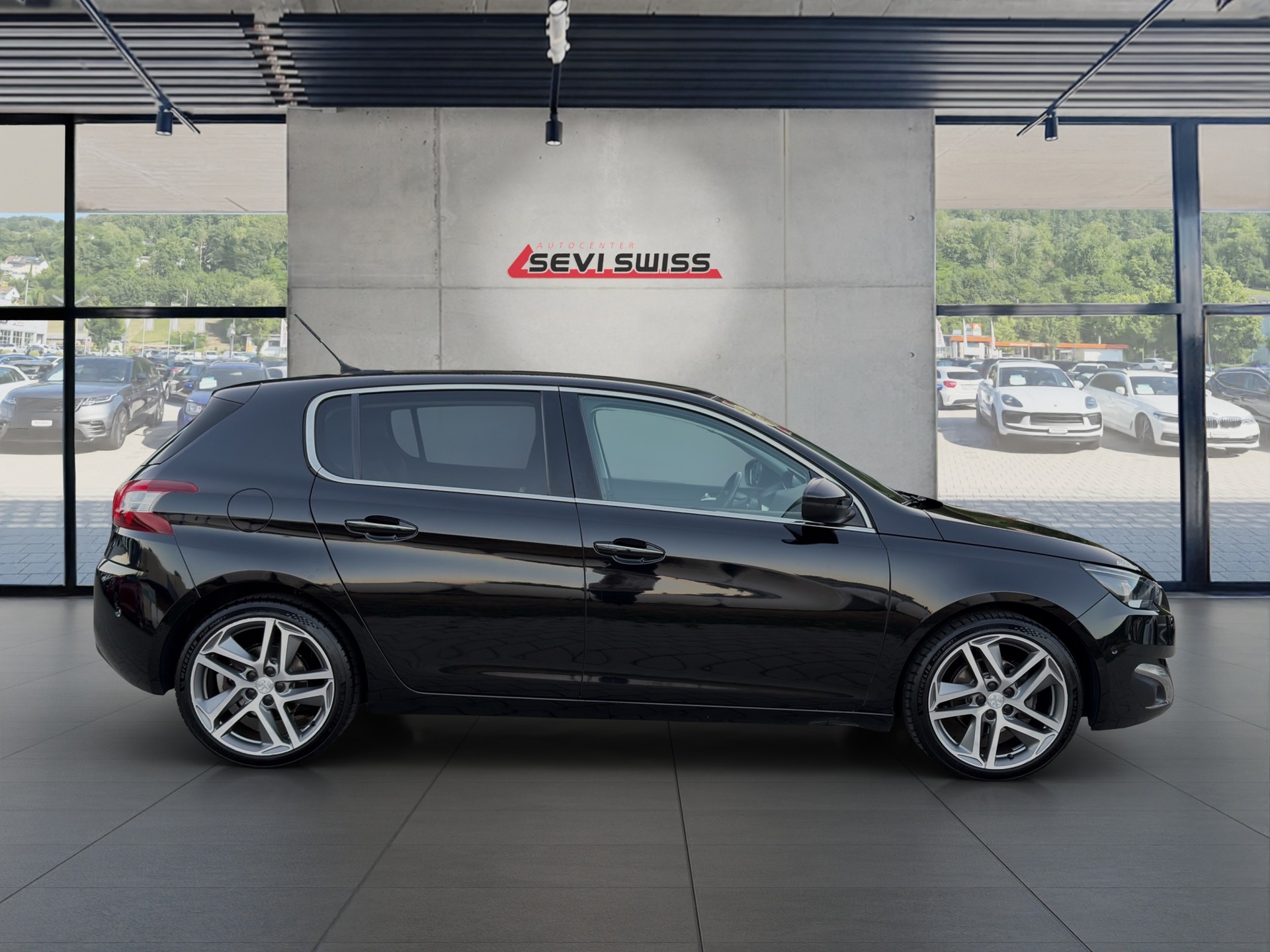 PEUGEOT 308 1.2 THP Féline Automatic-image-1