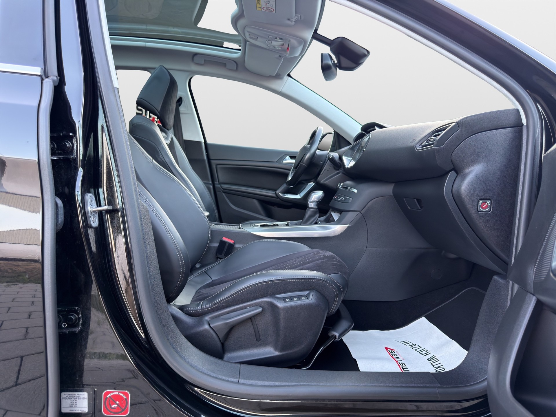 PEUGEOT 308 1.2 THP Féline Automatic-image-13