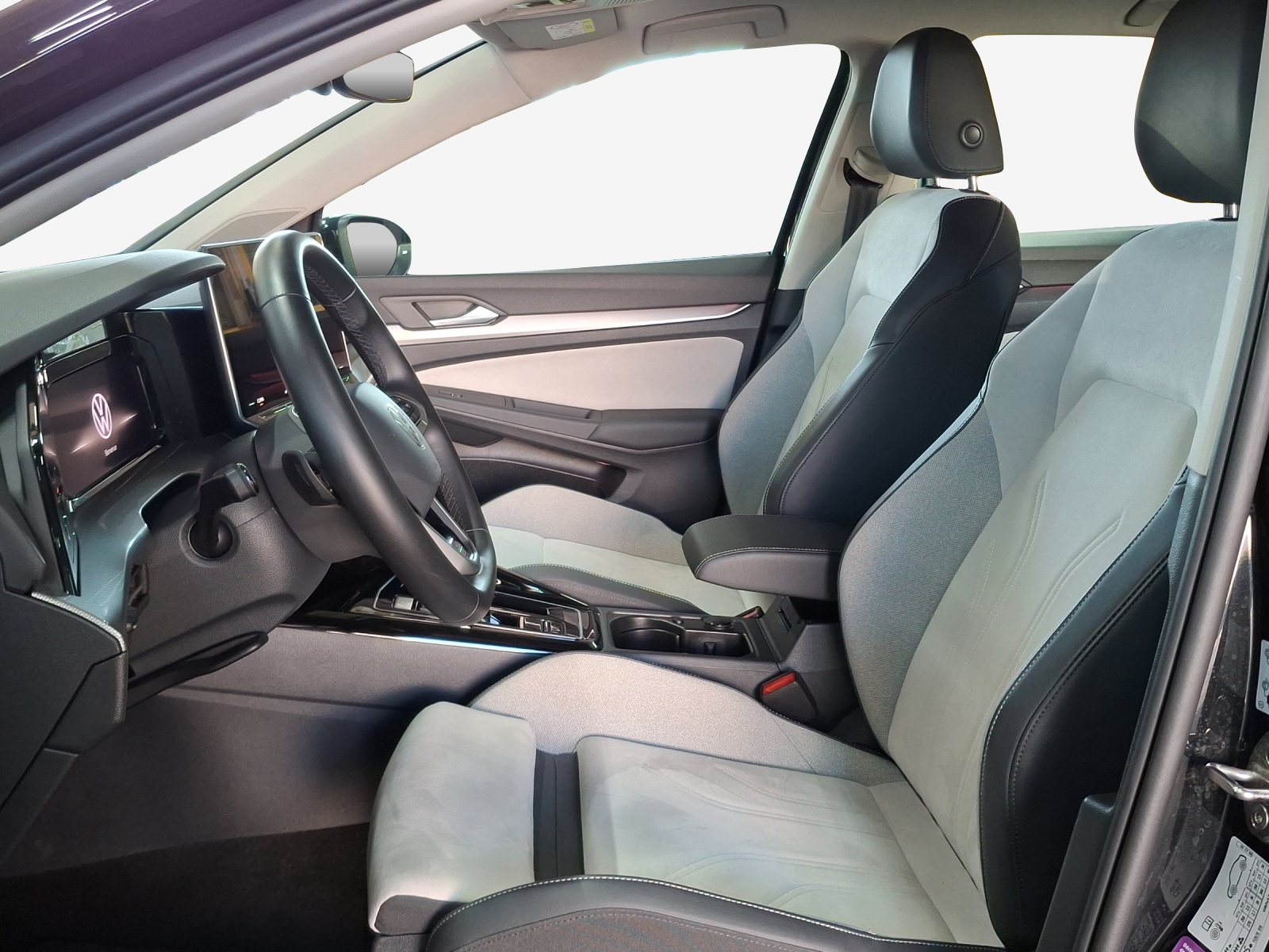 VW Golf 1.5 e TSI mHEV Style DSG-image-7