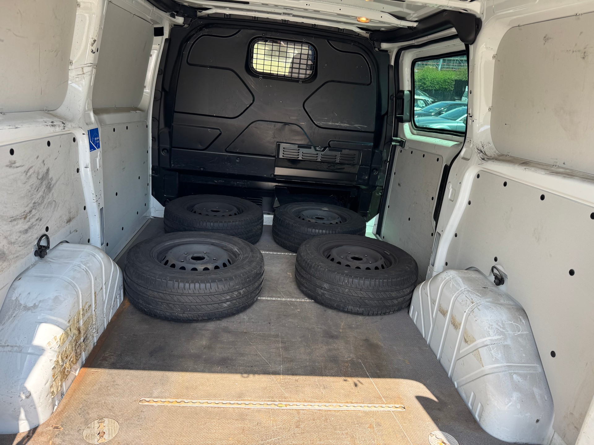 FORD Transit Custom Van 280 L1H1Trend-image-9