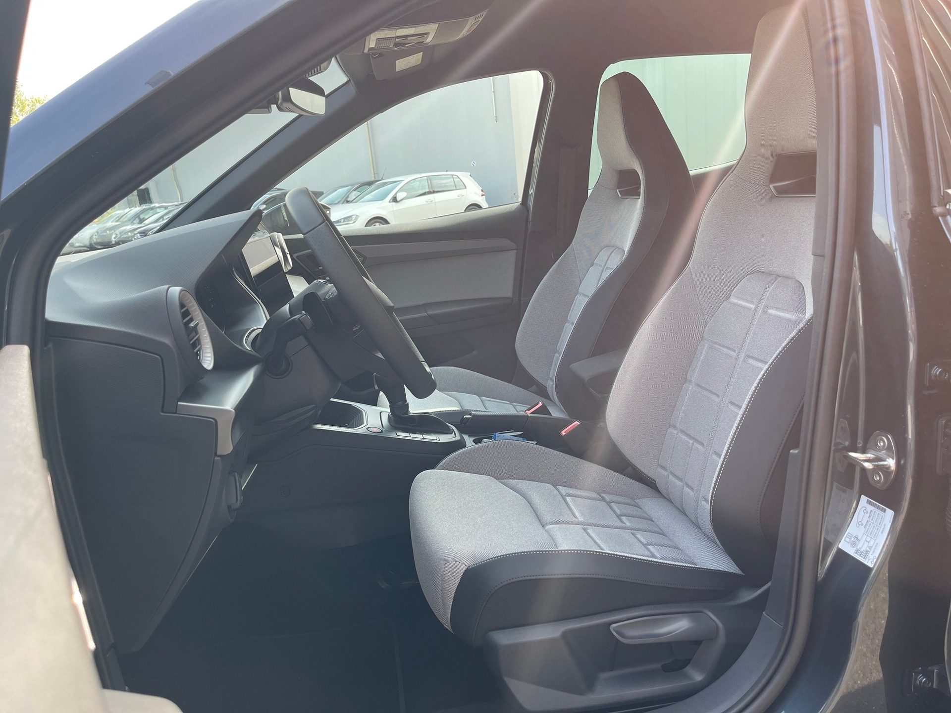 SEAT Arona 1.5 Eco TSI Move FR DSG-image-6