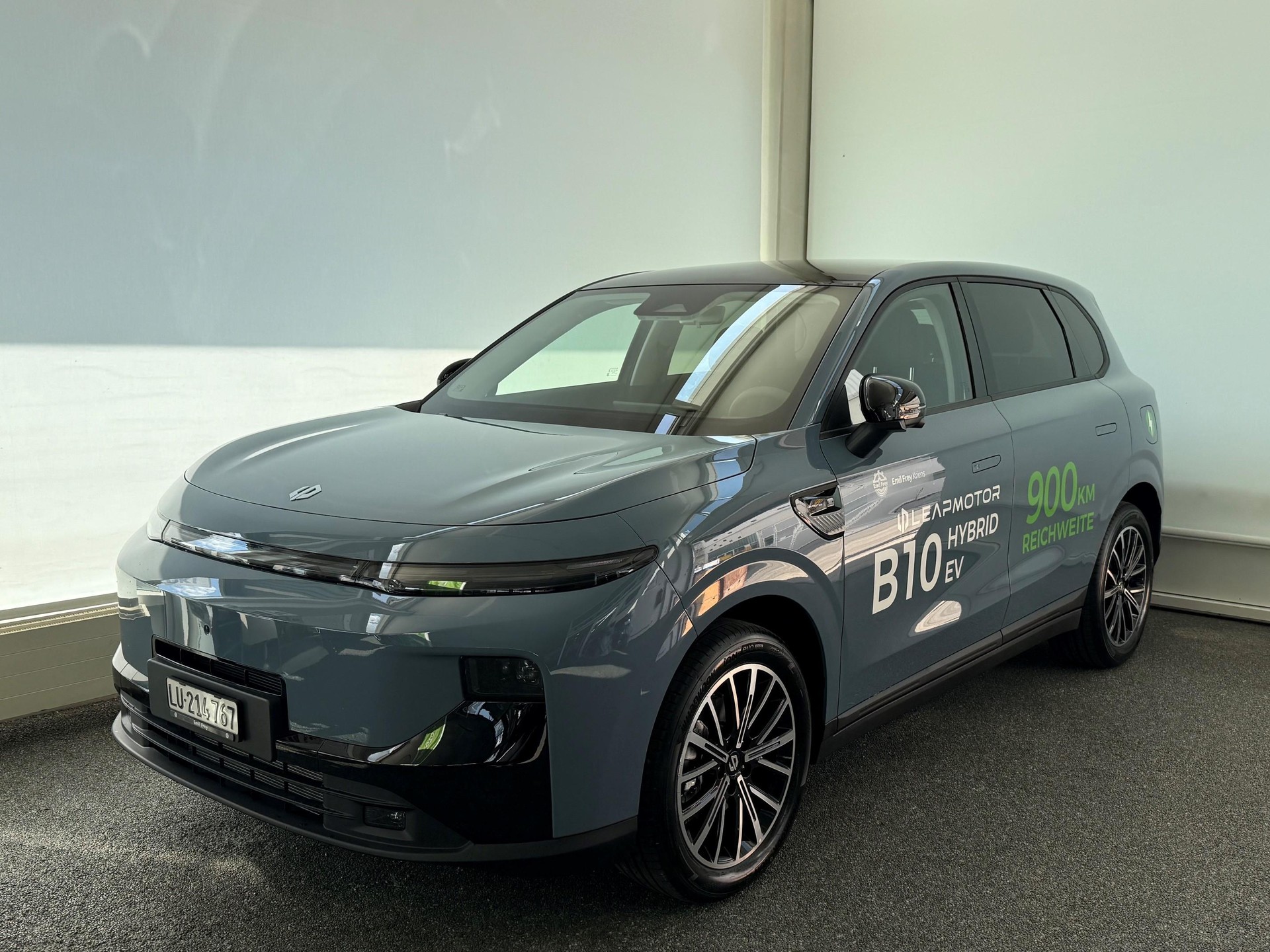 LEAPMOTOR B10 1.5 Hybrid EV-image-0