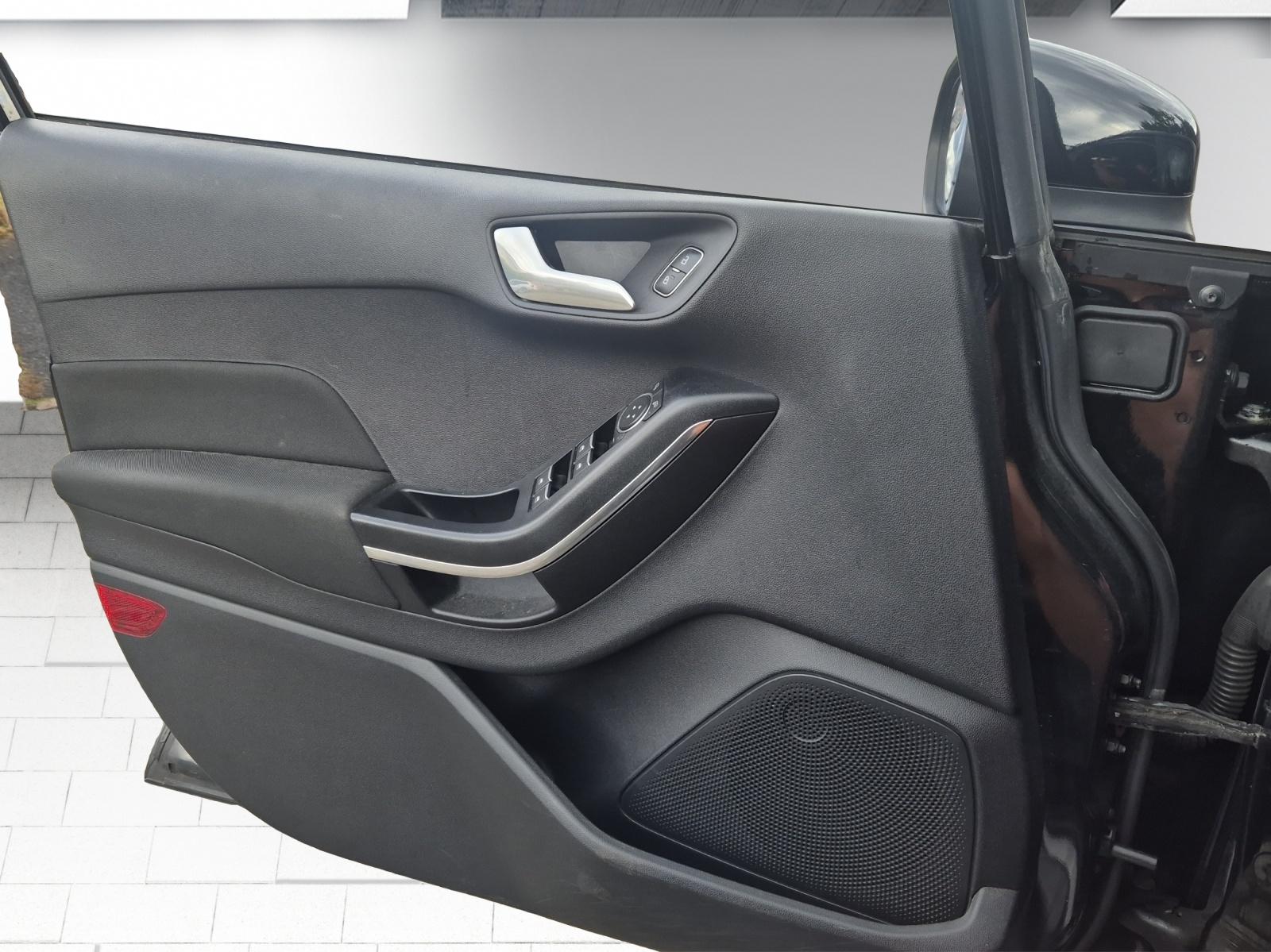 FORD Fiesta 1.0 EcoB Titanium-image-8