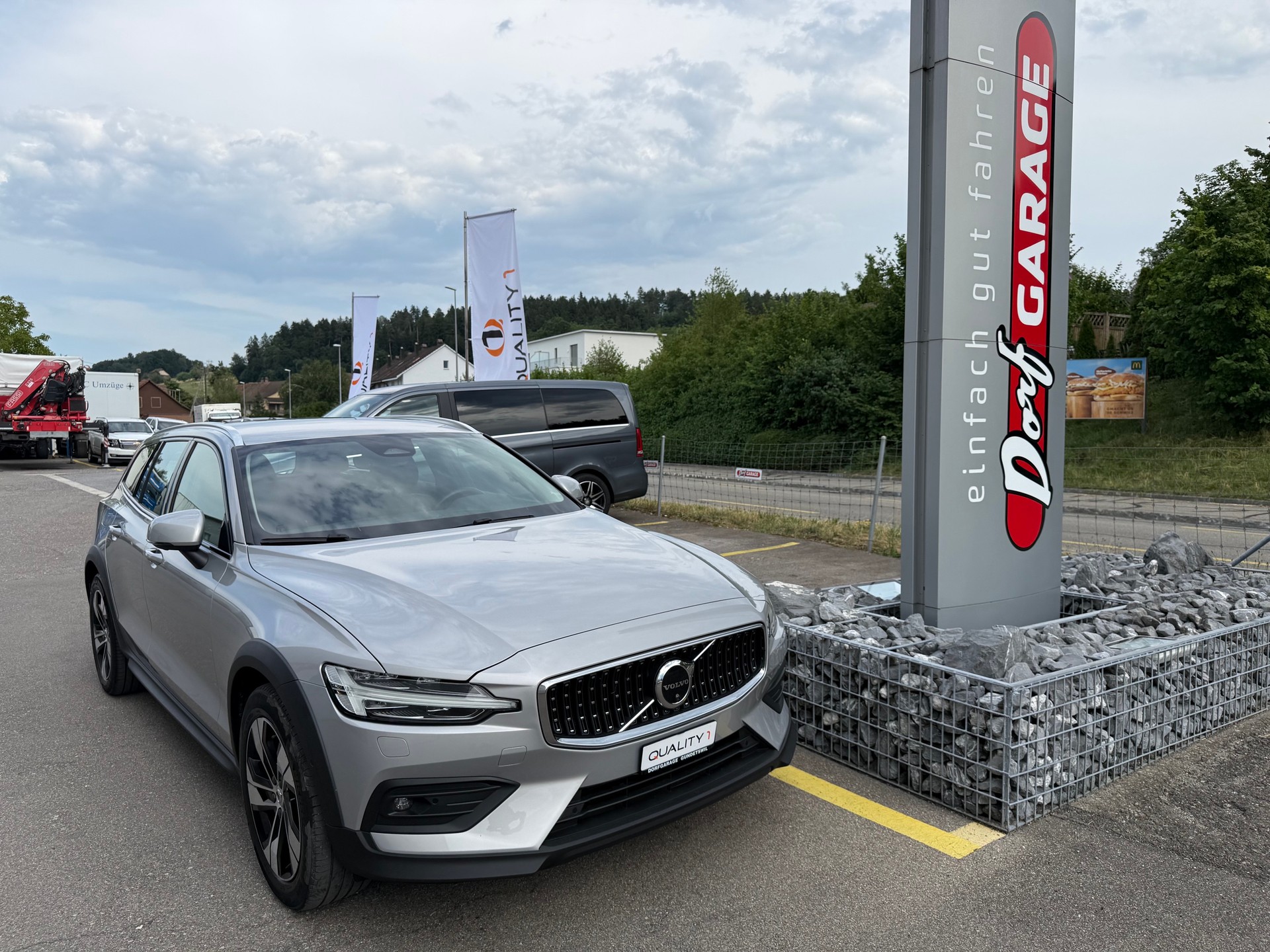 VOLVO V60 Cross Country B4 Mild Hybrid Plus AWD Geartronic-image-1