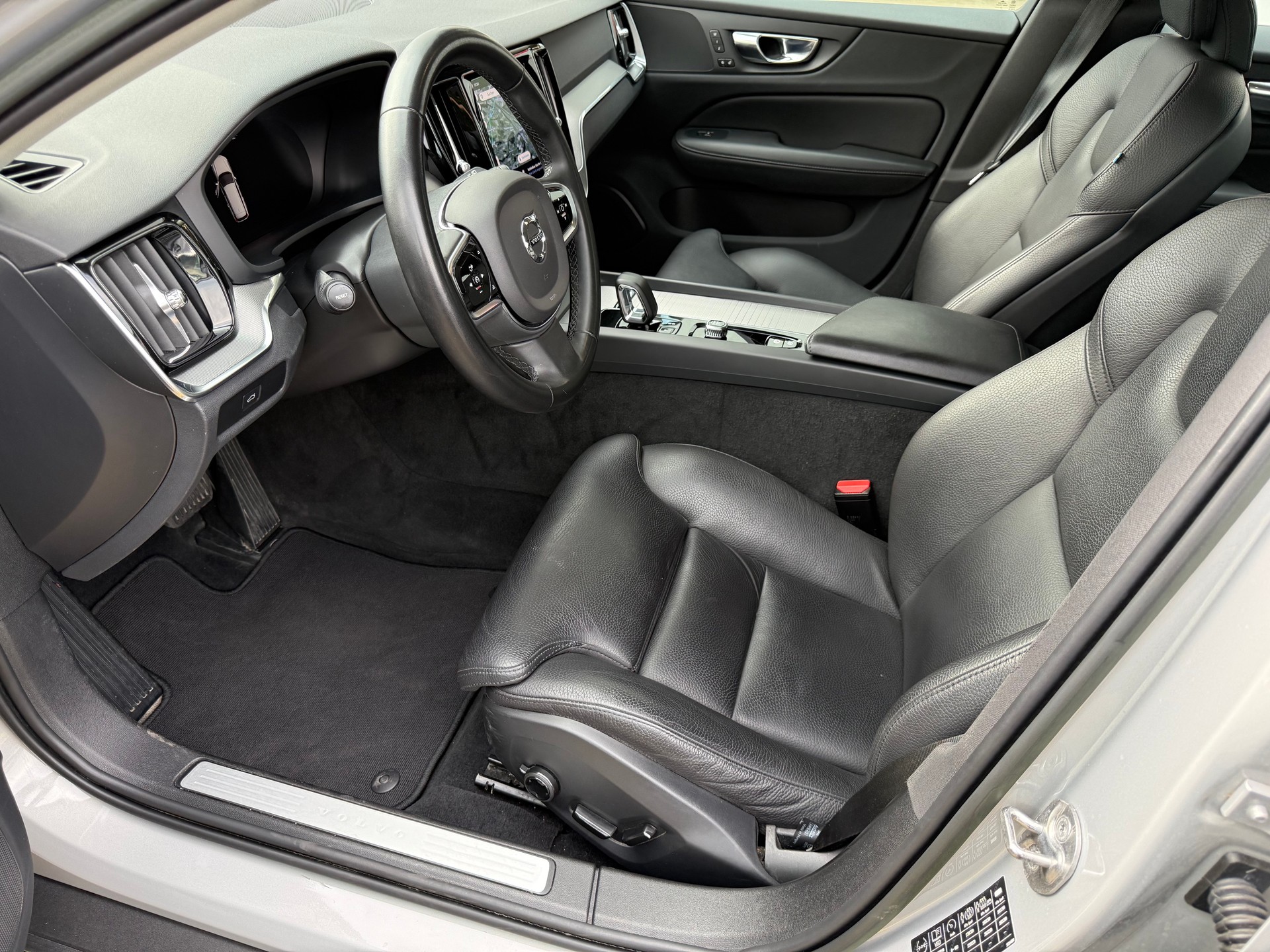 VOLVO V60 Cross Country B4 Mild Hybrid Plus AWD Geartronic-image-6