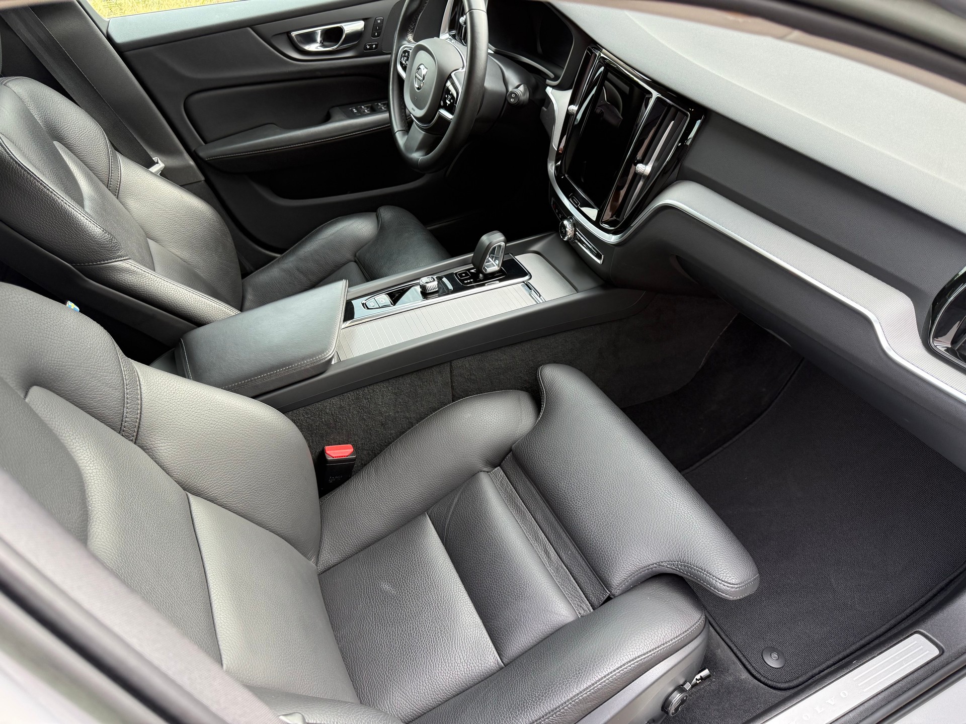 VOLVO V60 Cross Country B4 Mild Hybrid Plus AWD Geartronic-image-11
