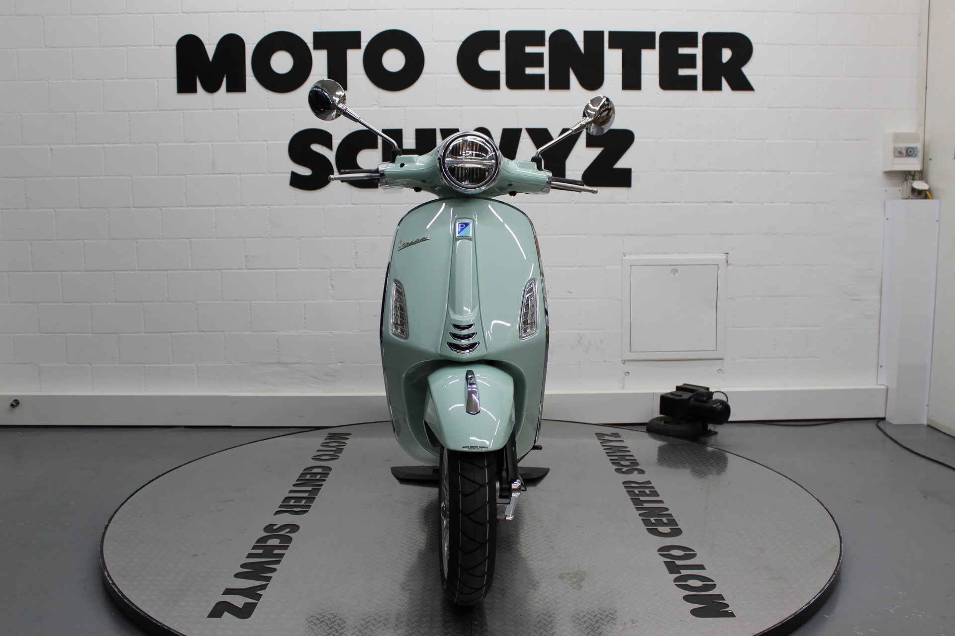 PIAGGIO Vespa Primavera 125-showroom-element-2