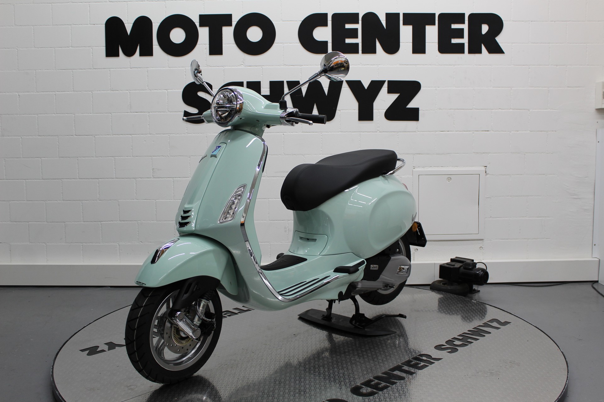 PIAGGIO Vespa Primavera 125-showroom-element-3