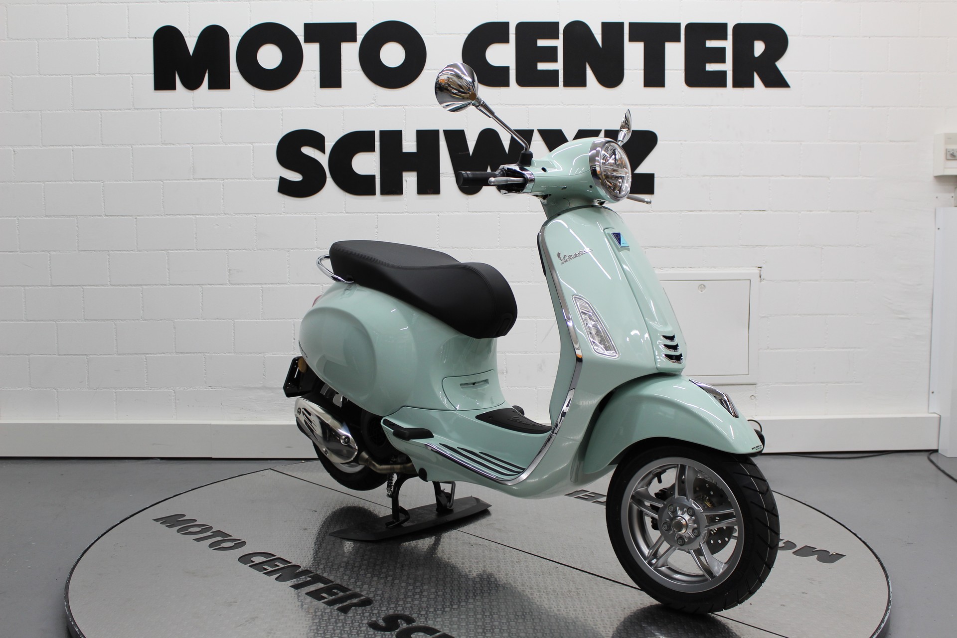 PIAGGIO Vespa Primavera 125-showroom-element-1