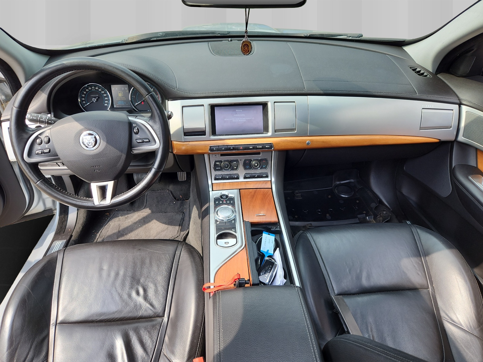 JAGUAR XF Sportbrake 2.2d Luxury-image-8